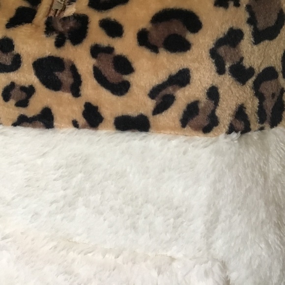 Ivory Fleece Pullover - Picture 5 of 8